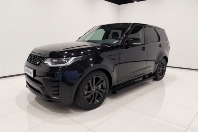 Ojetý Land Rover Discovery 2021 360 PS R-Dynamic S