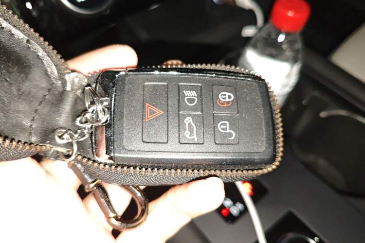 Used Land Rover Discovery 2021 360 PS R-Dynamic S Vehicle Key