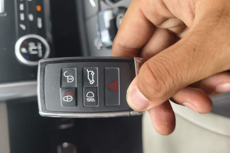 Used Land Rover Discovery 2021 360 PS R-Dynamic S Vehicle Key