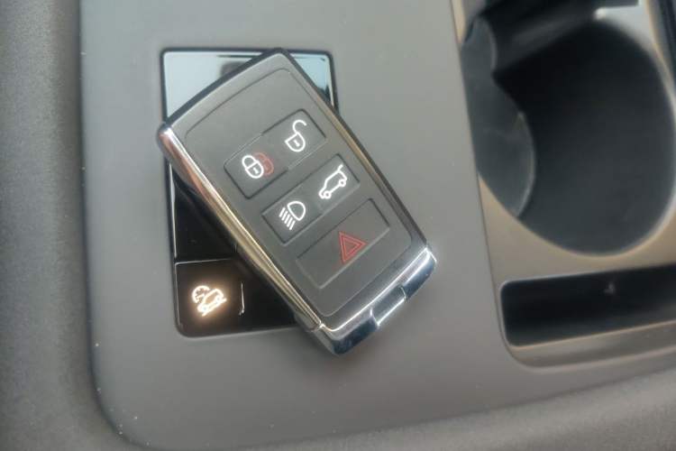 Used Land Rover Discovery 2021 360 PS R-Dynamic S Vehicle Key