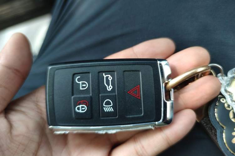 Used Land Rover Discovery 2021 360 PS R-Dynamic S Vehicle Key