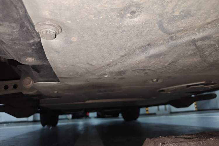 Used Land Rover Discovery 2021 300PS S Chassis Front