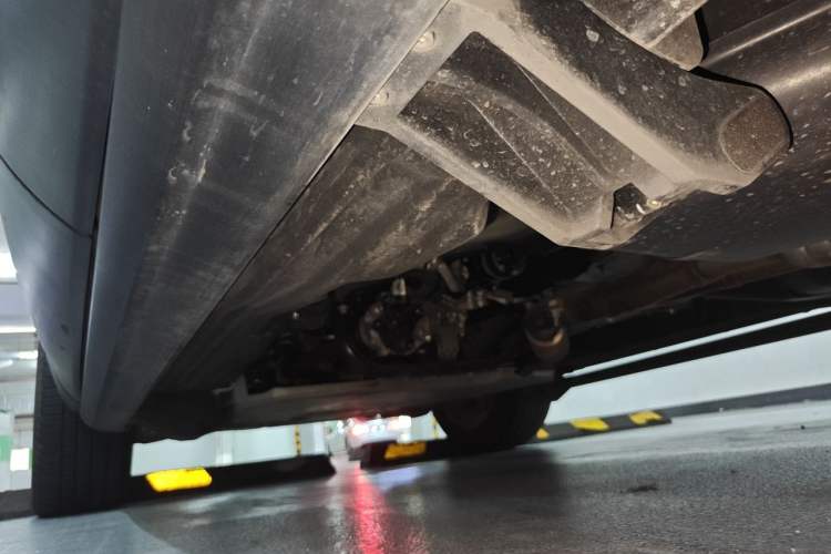 Used Land Rover Discovery 2021 300PS S Chassis Rear Left
