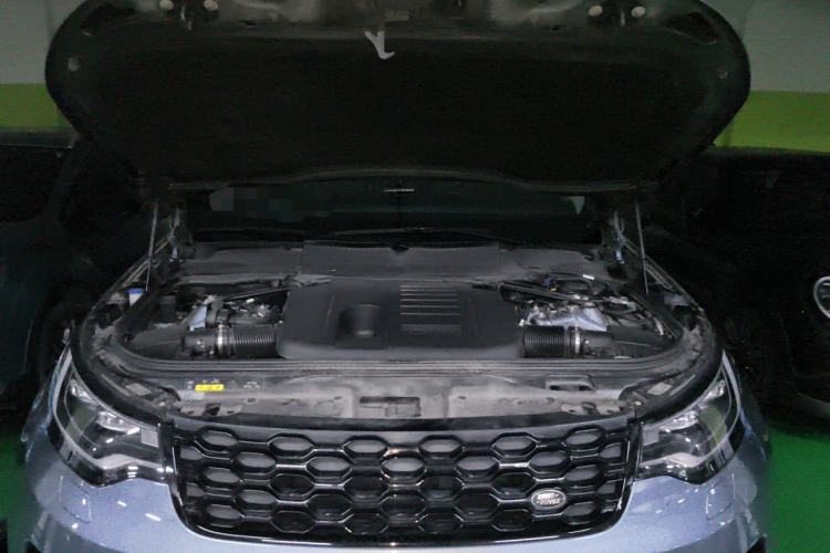 Used Land Rover Discovery 2021 360 PS R-Dynamic S Engine Bay