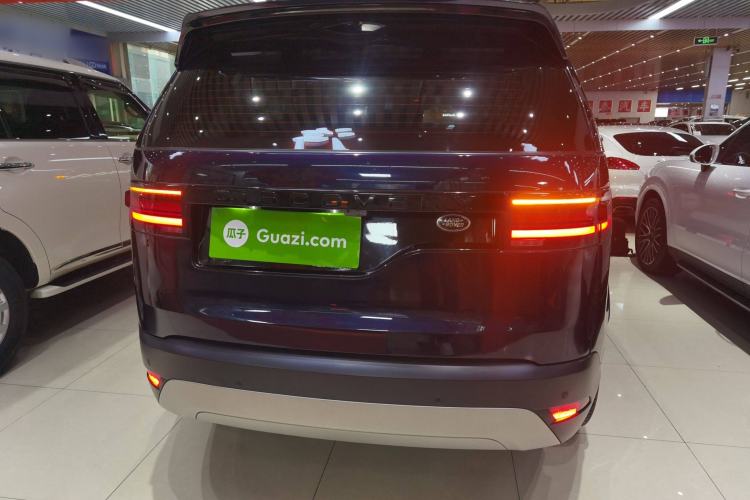 Used Land Rover Discovery 2021 300PS S Exterior 4