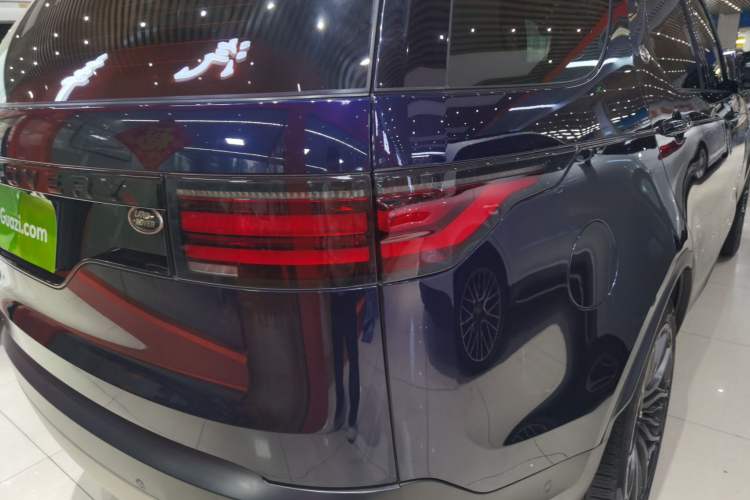 Used Land Rover Discovery 2021 300PS S Exterior 6