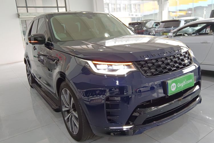 Used Land Rover Discovery 2021 360 PS R-Dynamic SE Front Right 45 Deg