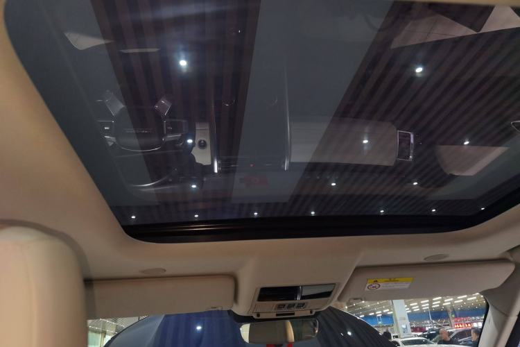 Used Land Rover Discovery 2021 300PS S Headliner