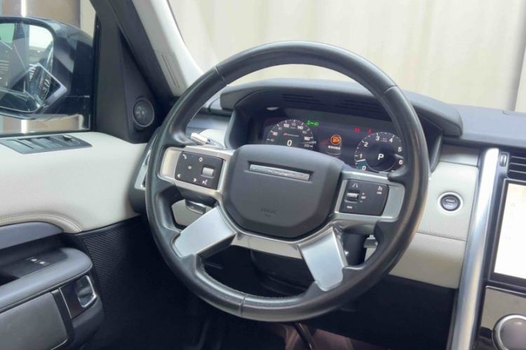 Used Land Rover Discovery 2021 360 PS R-Dynamic S Interior 2
