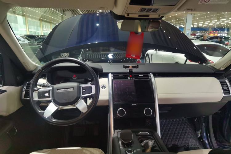 Used Land Rover Discovery 2021 300PS S Interior 2