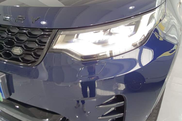 Used Land Rover Discovery 2021 360 PS R-Dynamic SE Left Front Headlight