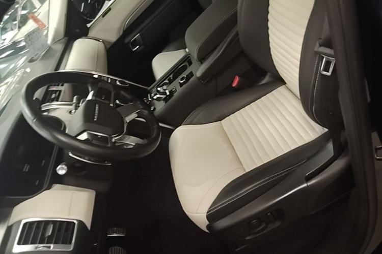 Used Land Rover Discovery 2021 360 PS R-Dynamic S Left Front Seat