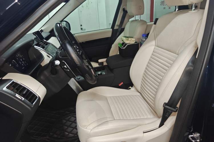 Used Land Rover Discovery 2021 300PS S Left Front Seat
