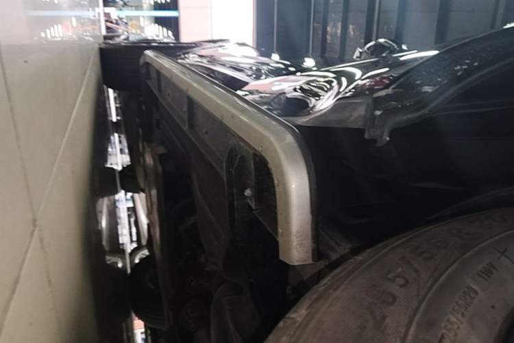 Used Land Rover Discovery 2021 360 PS R-Dynamic S Left Side Sill