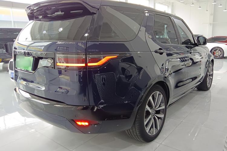 Used Land Rover Discovery 2021 360 PS R-Dynamic SE Rear Right 45 Deg