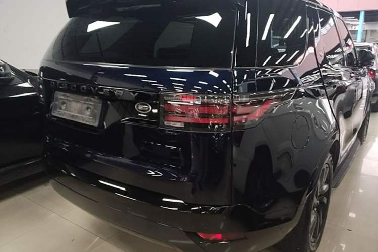 Used Land Rover Discovery 2021 360 PS R-Dynamic S Rear Right 45 Deg