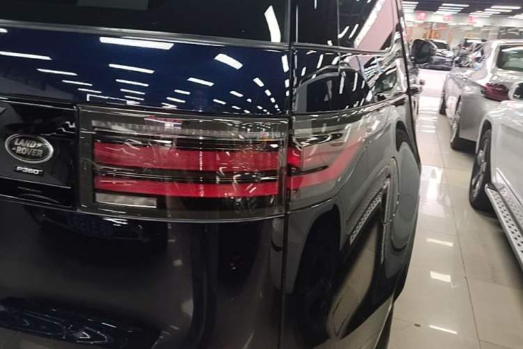 Used Land Rover Discovery 2021 360 PS R-Dynamic S Right Rear Taillight
