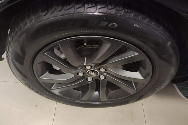 Used Land Rover Discovery 2021 360 PS R-Dynamic S Right Rear Wheel Hub