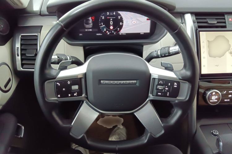 Used Land Rover Discovery 2021 360 PS R-Dynamic SE Steering Wheel