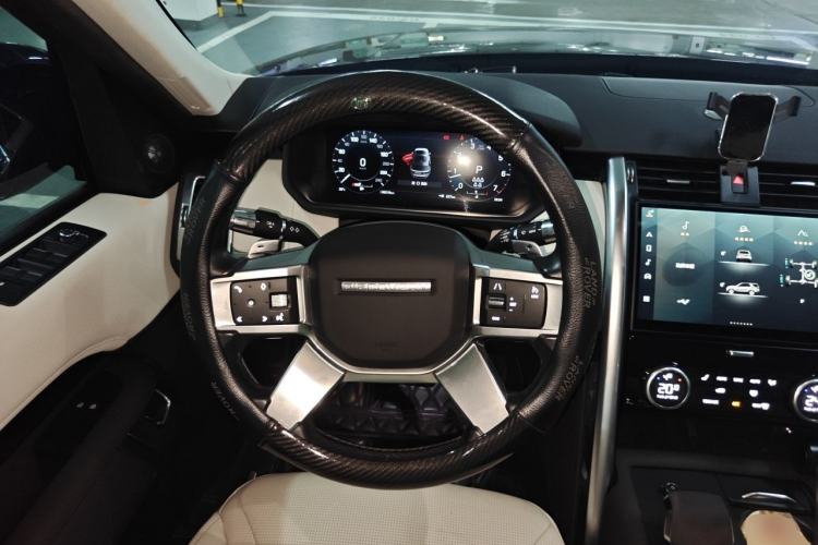 Used Land Rover Discovery 2021 300PS S Steering Wheel