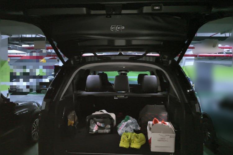 Used Land Rover Discovery 2021 360 PS R-Dynamic S Trunk