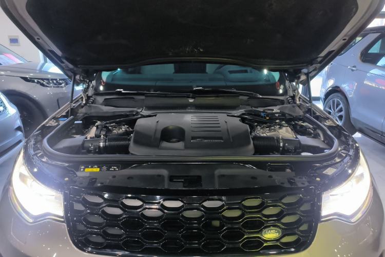 Used Land Rover Discovery 2021 360 PS R-Dynamic HSE Engine Bay