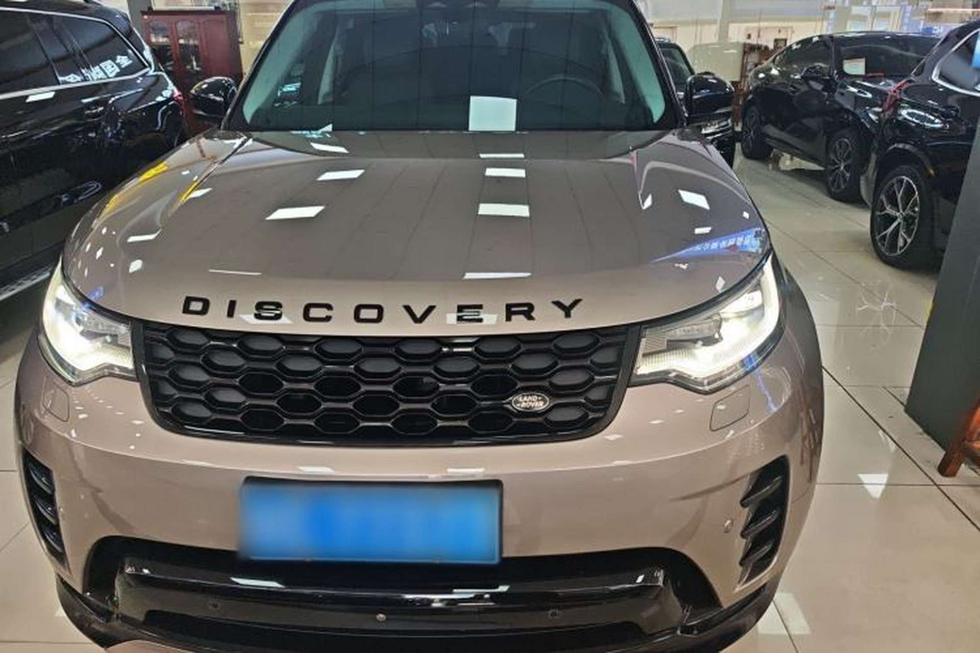 Used Land Rover Discovery 2021 360 PS R-Dynamic SE Exterior 1