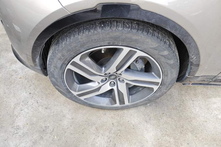 Used Land Rover Discovery 2021 360 PS R-Dynamic HSE Left Front Wheel Hub