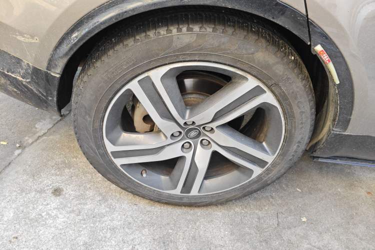 Used Land Rover Discovery 2021 360 PS R-Dynamic HSE Right Rear Wheel Hub