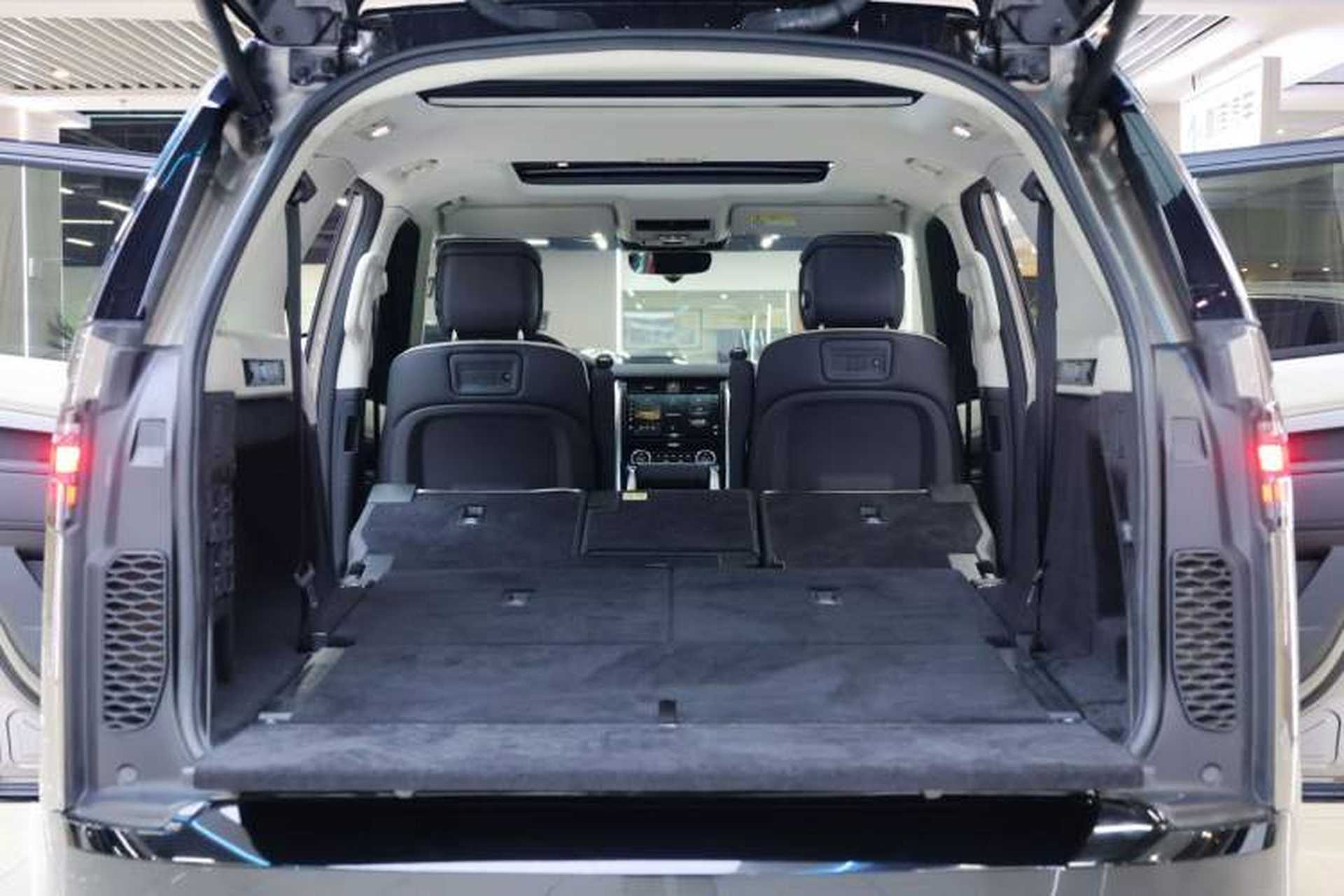 Used Land Rover Discovery 2021 360 PS R-Dynamic HSE Trunk