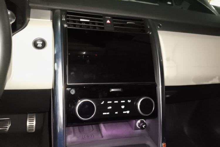 Used Land Rover Discovery 2021 360 PS R-Dynamic HSE Audio And AC Panel