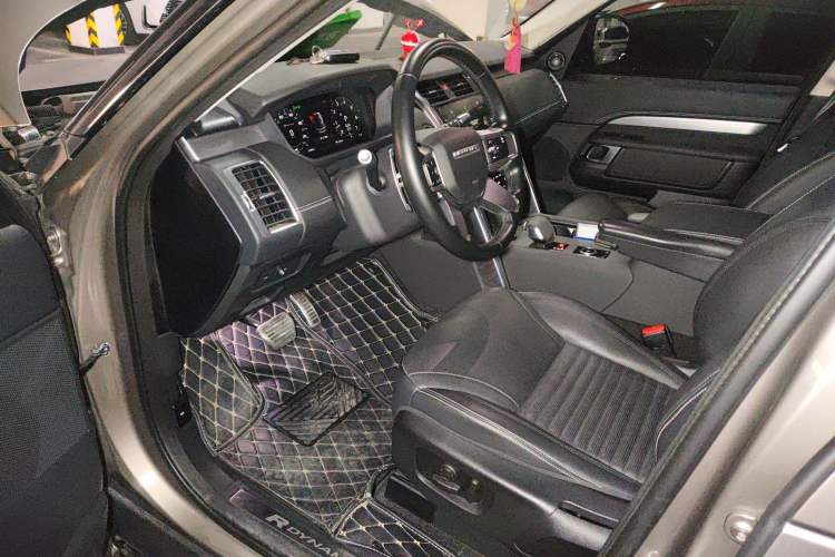 Used Land Rover Discovery 2021 360 PS R-Dynamic S Driver Seat