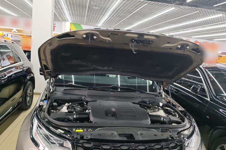 Used Land Rover Discovery 2021 360 PS R-Dynamic HSE Engine Bay
