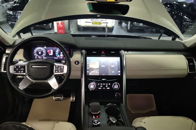 Used Land Rover Discovery 2021 360 PS R-Dynamic HSE Interior 2