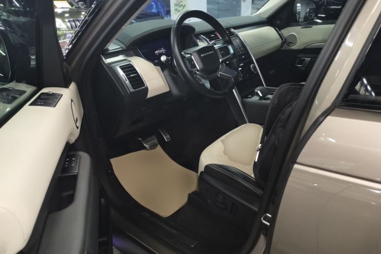 Used Land Rover Discovery 2021 360 PS R-Dynamic HSE Left Front Seat