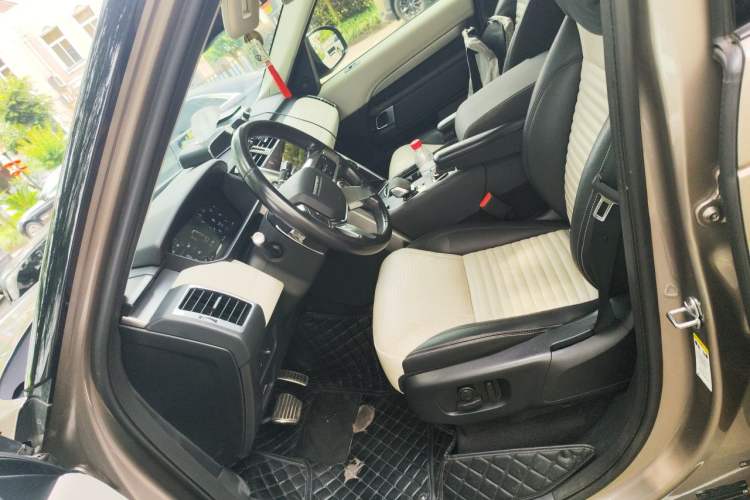 Used Land Rover Discovery 2021 360 PS R-Dynamic S Left Front Seat