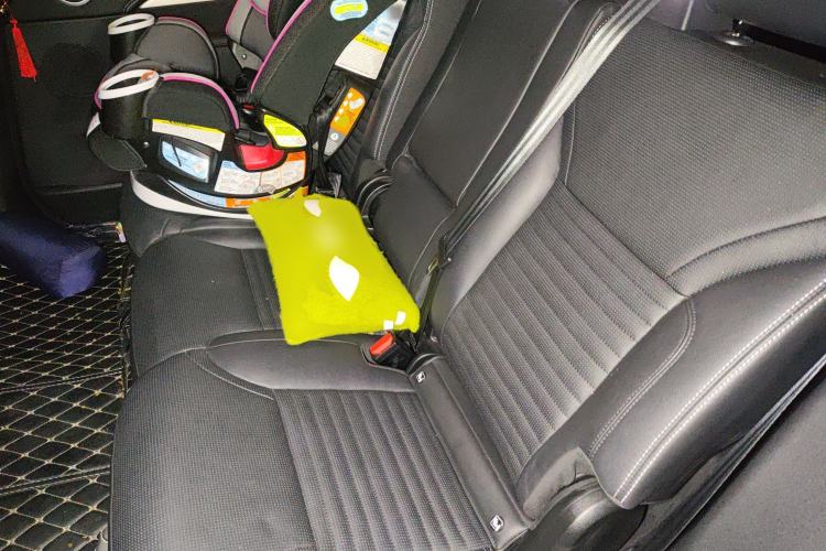 Used Land Rover Discovery 2021 360 PS R-Dynamic S Left Rear Seat