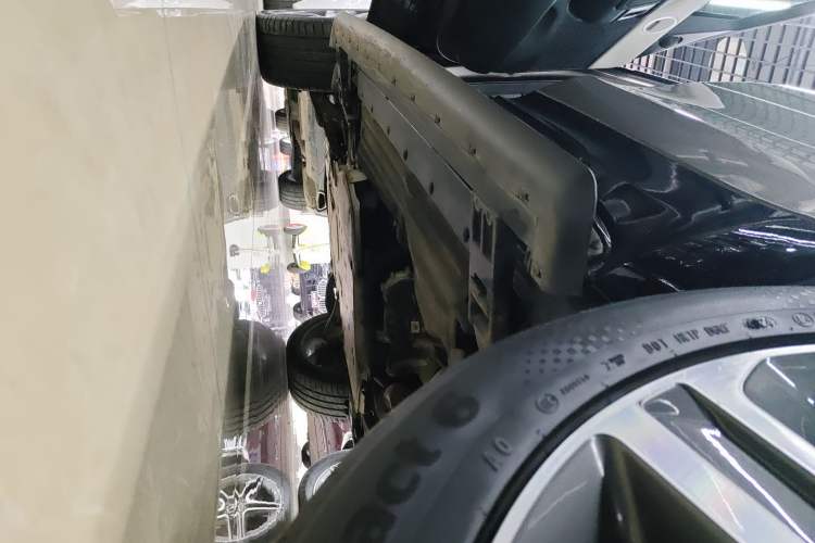 Used Land Rover Discovery 2021 360 PS R-Dynamic HSE Left Side Sill
