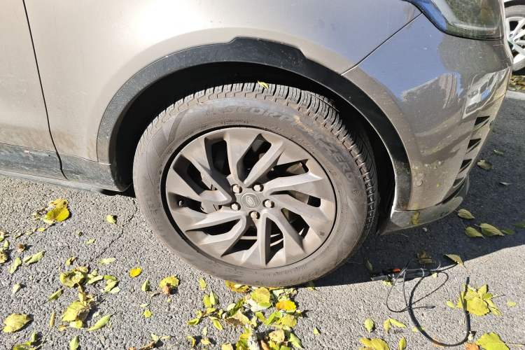 Used Land Rover Discovery 2021 360 PS R-Dynamic S Right Front Wheel Hub