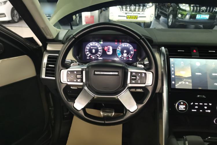 Used Land Rover Discovery 2021 360 PS R-Dynamic HSE Steering Wheel
