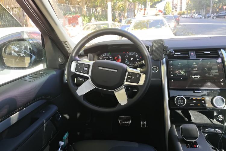 Used Land Rover Discovery 2021 360 PS R-Dynamic S Steering Wheel