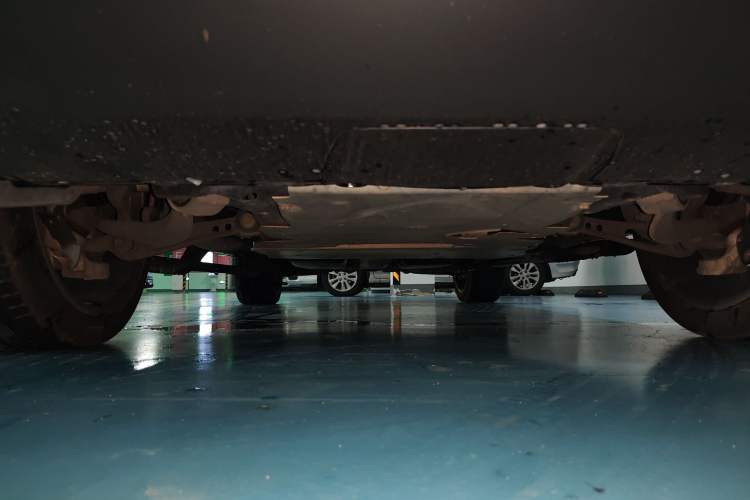 Used Land Rover Discovery 2021 360 PS R-Dynamic S Chassis Front
