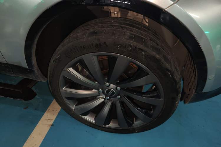 Used Land Rover Discovery 2021 360 PS R-Dynamic S Right Front Wheel Hub