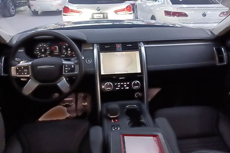 Used Land Rover Discovery 2021 360 PS R-Dynamic S Center Console