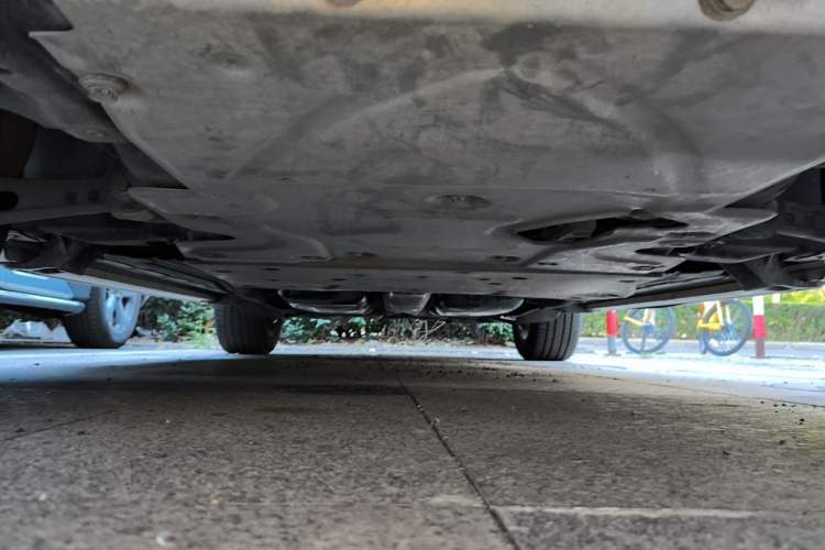 Used Land Rover Discovery 2021 360 PS R-Dynamic S Chassis Front