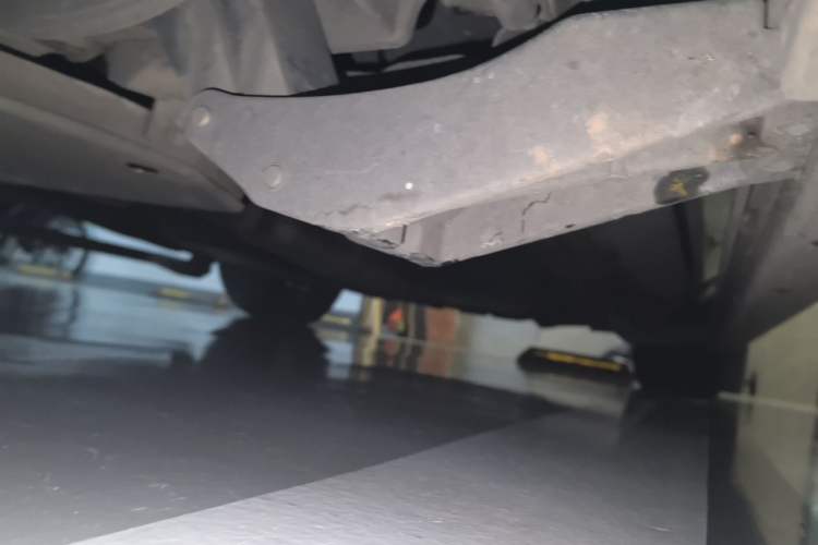 Used Land Rover Discovery 2021 360 PS R-Dynamic SE Chassis Front Left