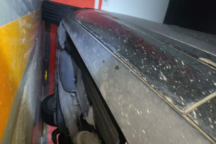 Used Land Rover Discovery 2021 360 PS R-Dynamic S Chassis Front Right