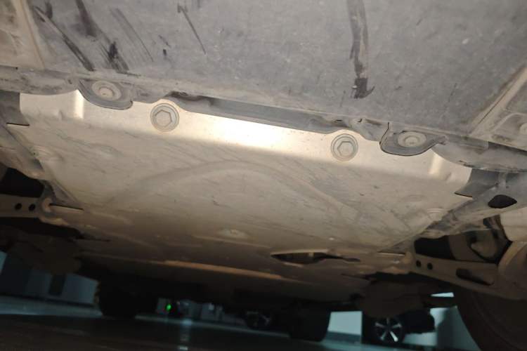 Used Land Rover Discovery 2021 360 PS R-Dynamic HSE Chassis Front