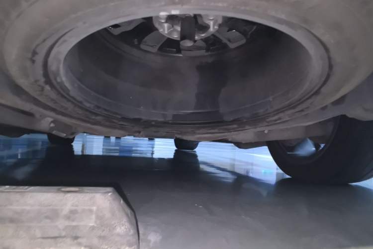 Used Land Rover Discovery 2021 360 PS R-Dynamic SE Chassis Rear