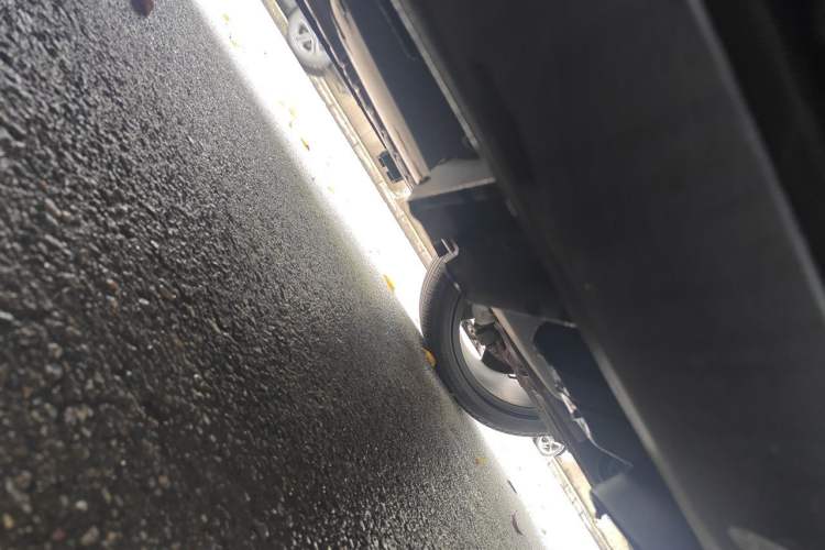 Used Land Rover Discovery 2021 360 PS R-Dynamic HSE Chassis Rear Left